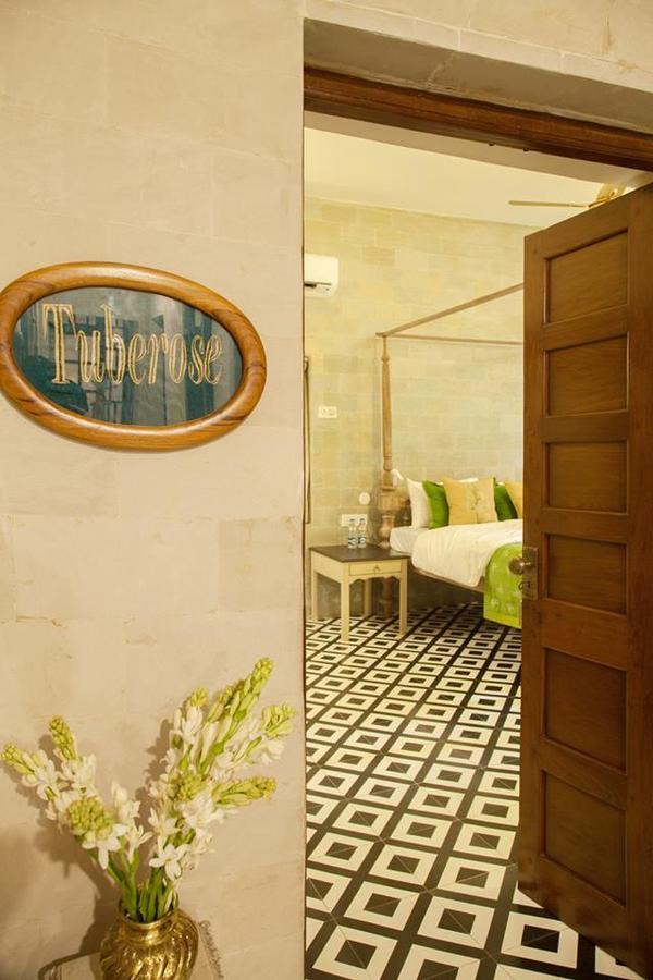 The Ivy House Bed & Breakfast Колката Екстериор снимка