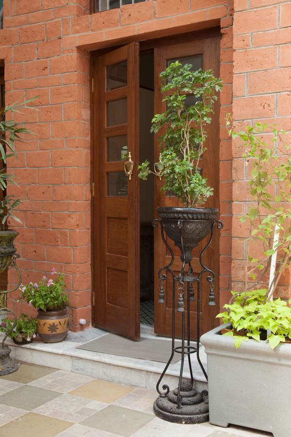 The Ivy House Bed & Breakfast Колката Екстериор снимка