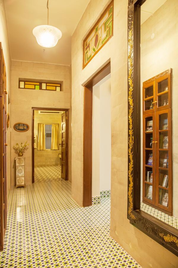 The Ivy House Bed & Breakfast Колката Екстериор снимка